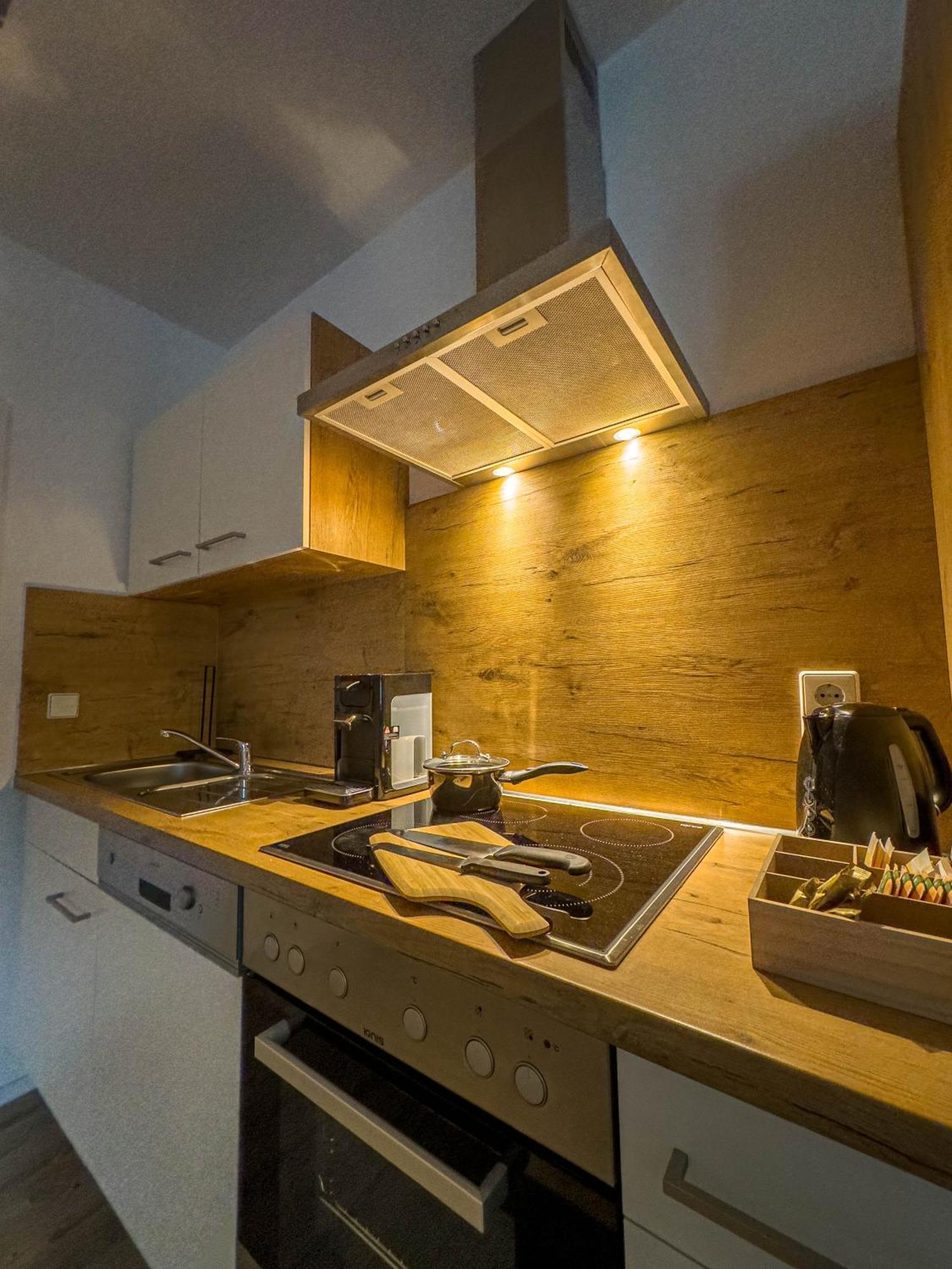 Goldcream Suites - Modern - Netflix - Free Parking กุนซ์บวร์ก ภายนอก รูปภาพ