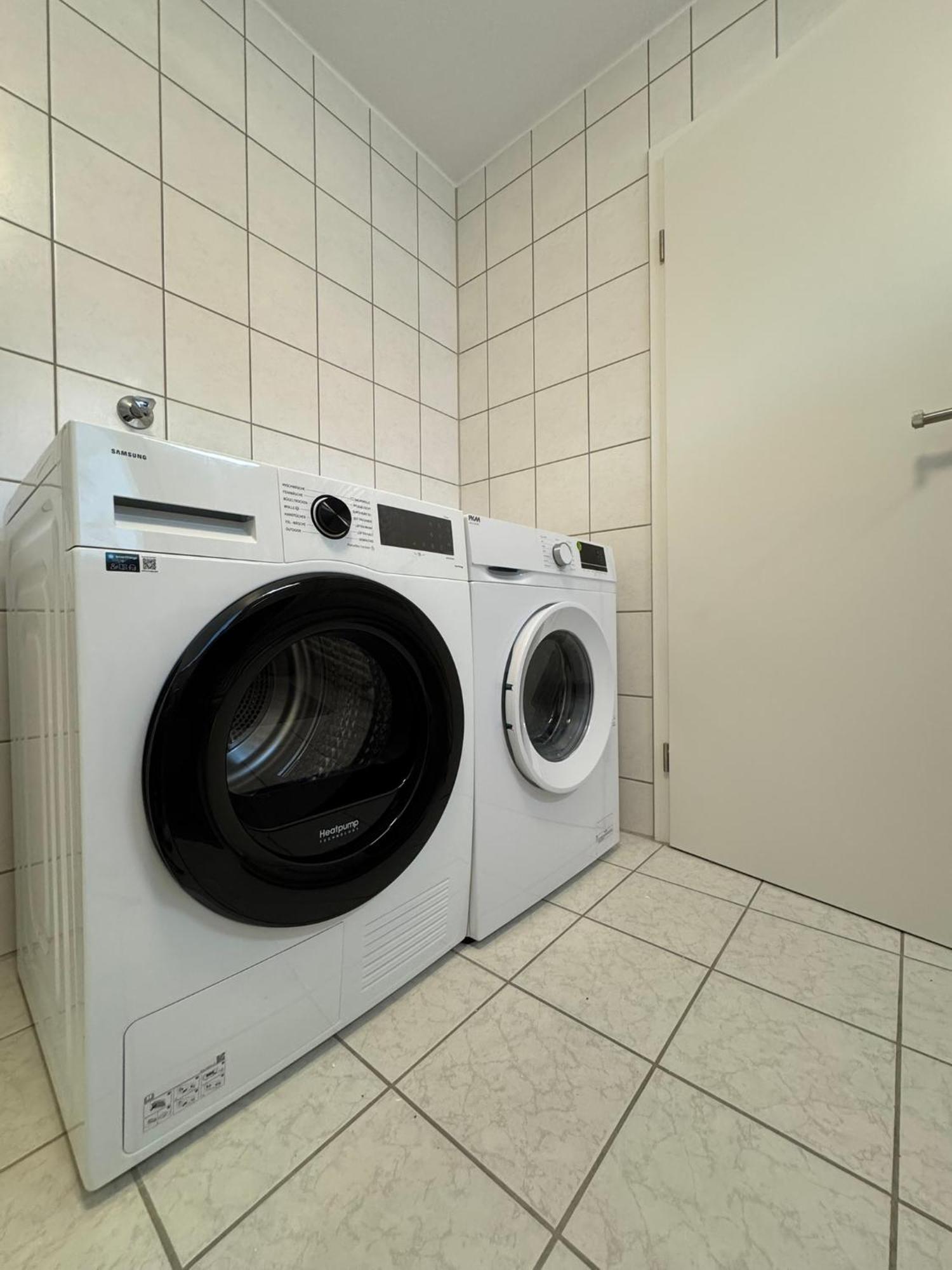 Goldcream Suites - Modern - Netflix - Free Parking กุนซ์บวร์ก ภายนอก รูปภาพ